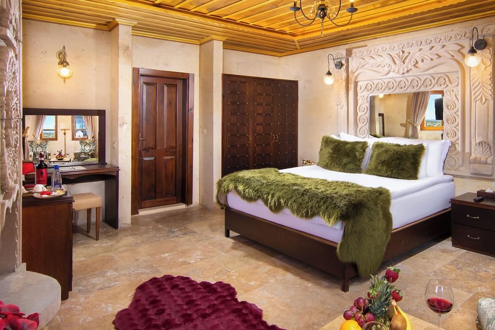 Pegasos Cave Suite 5