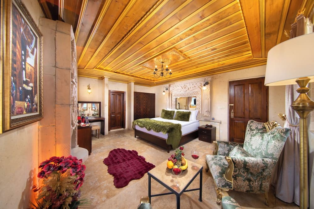 Pegasos Cave Suite 2
