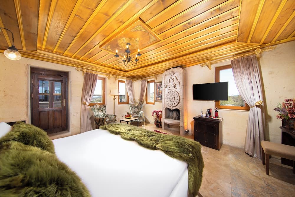 Pegasos Cave Suite 4