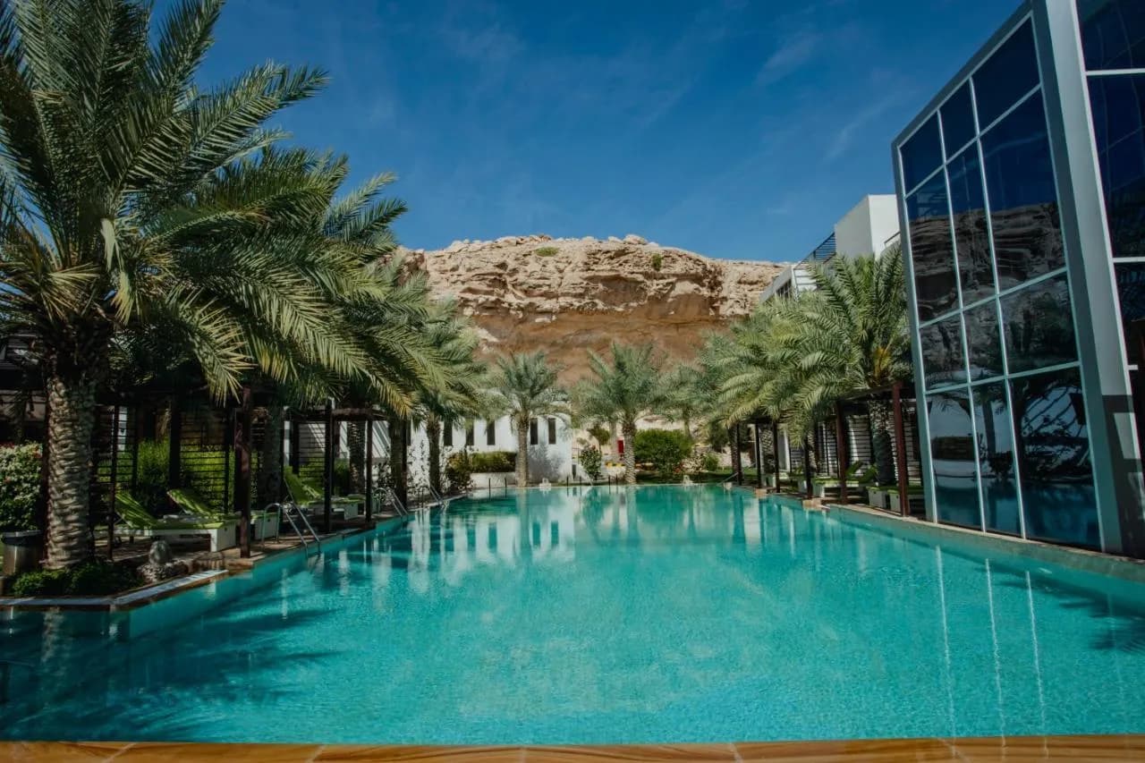 Alberni Hotel and Resort 3