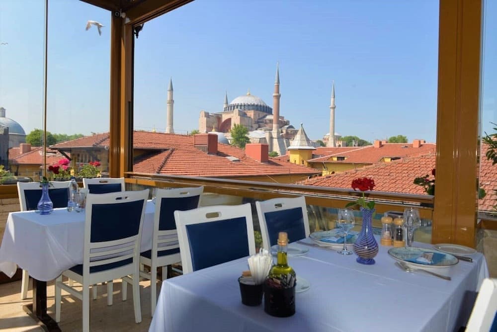 By Kinyas Hotel