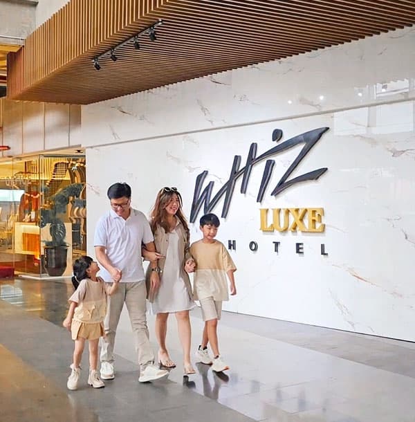 Whiz Luxe Hotel Spazio Surabaya