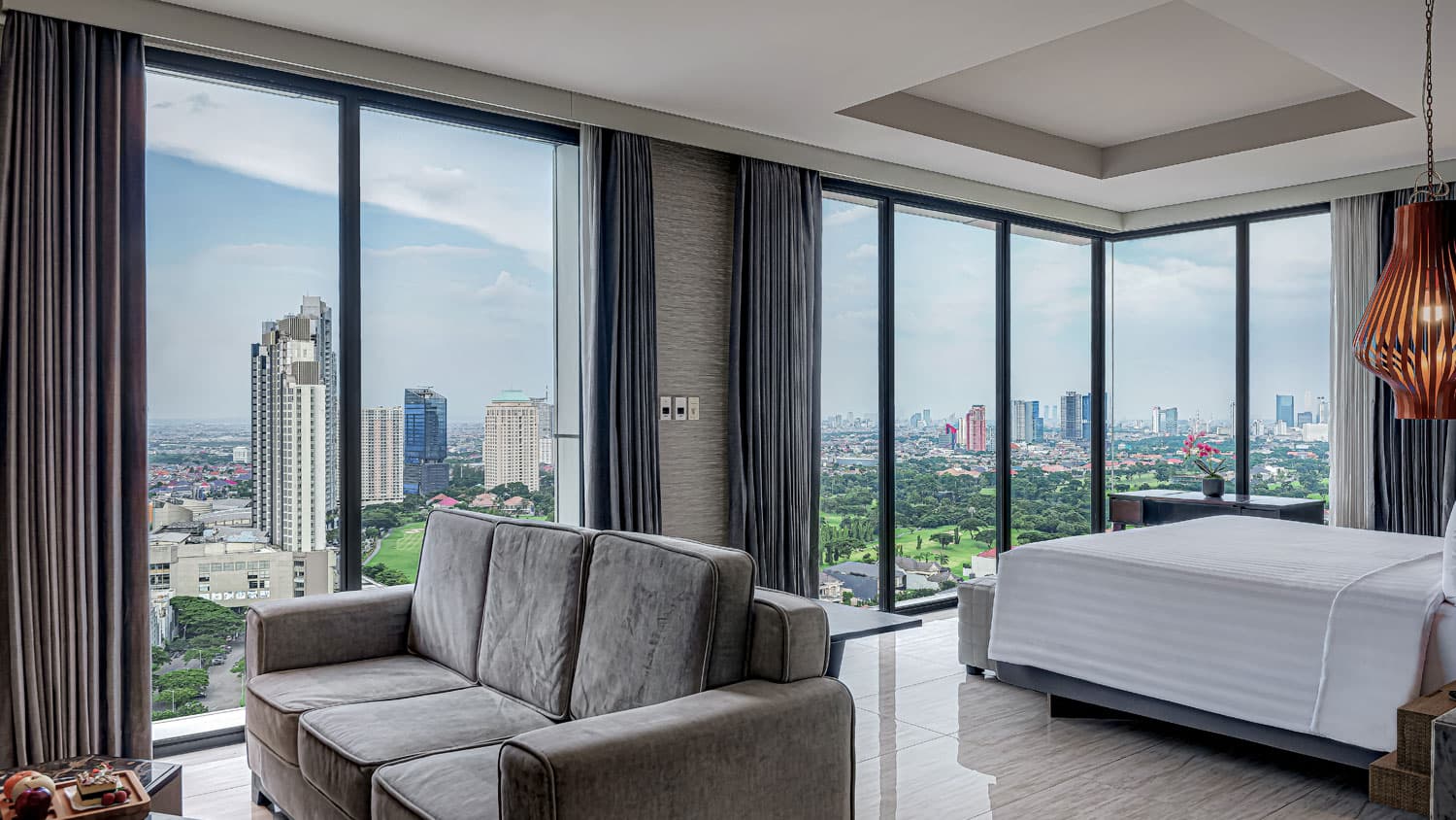 Whiz Luxe Hotel Spazio Surabaya 5