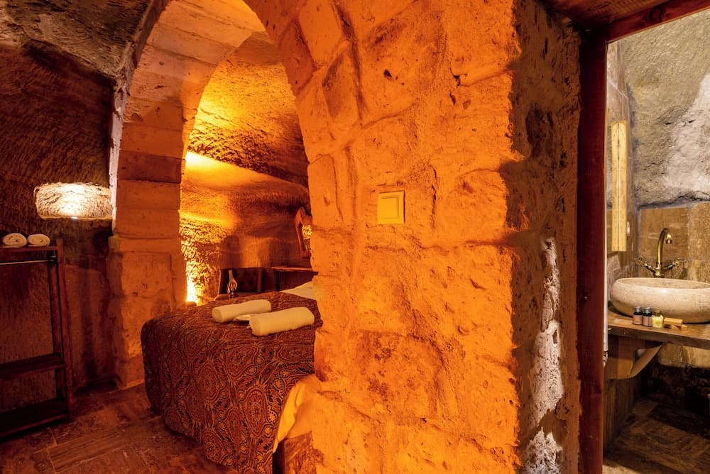 Snora Cave Hotel 3