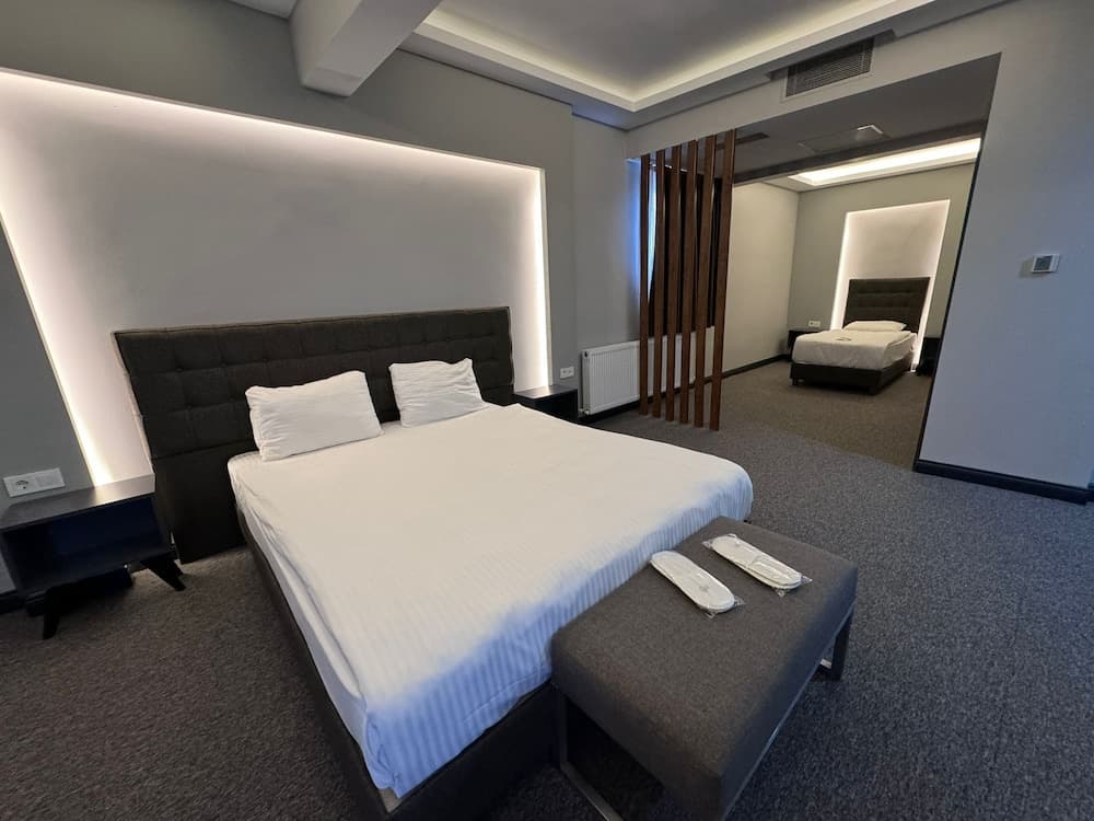 Gardan Hotel 5