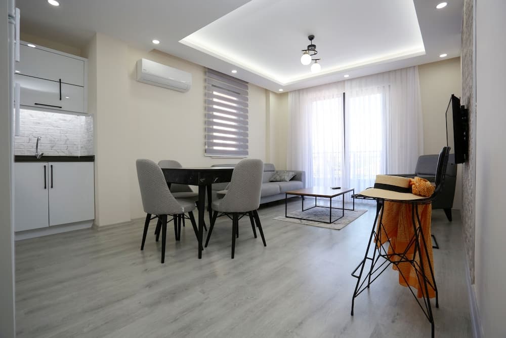 Bright House Apart 4