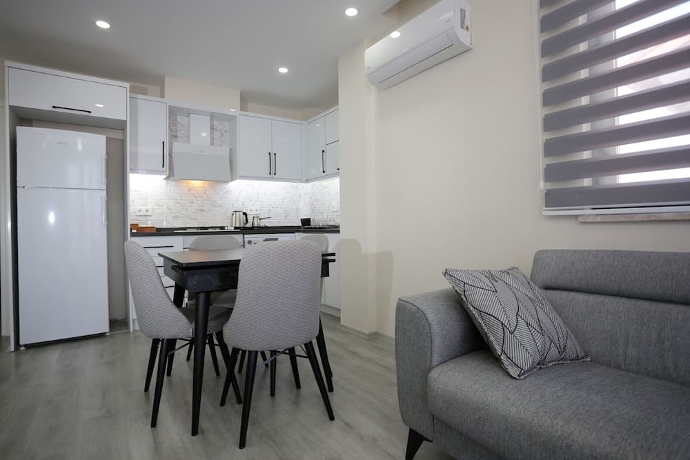 Bright House Apart 2