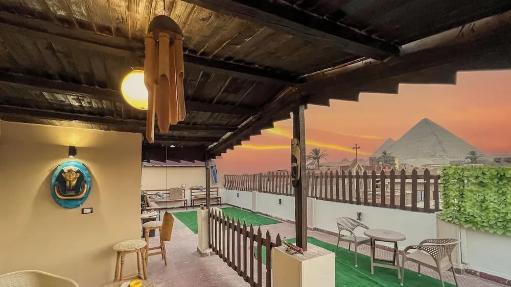 Osiris pyramids View Inn 3