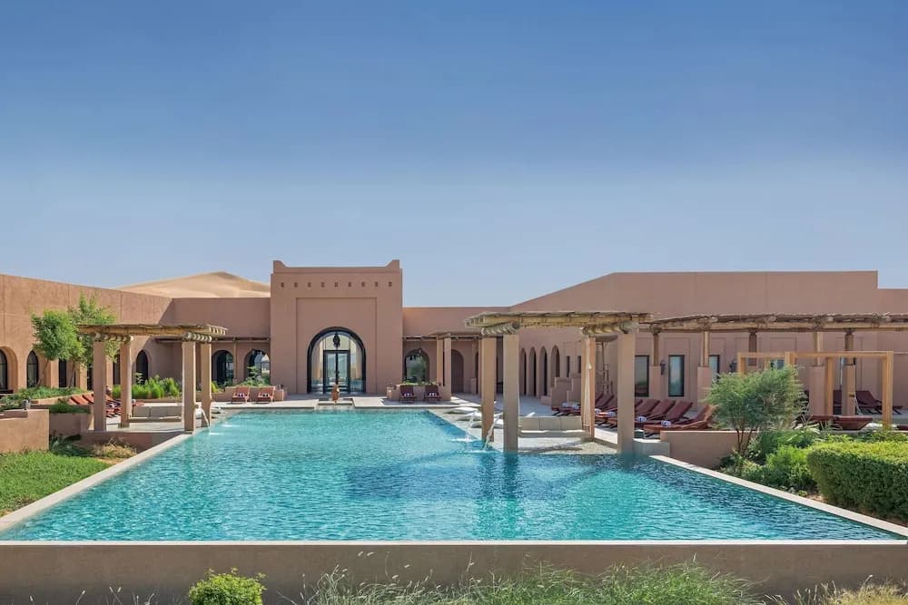 Bab Al Nojoum Bateen Liwa