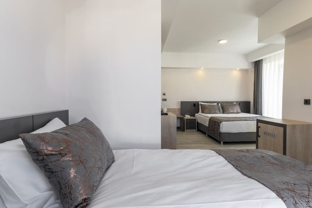 Irenic Hotel 5