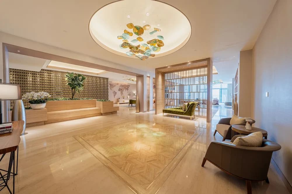 FIVE Luxe 2