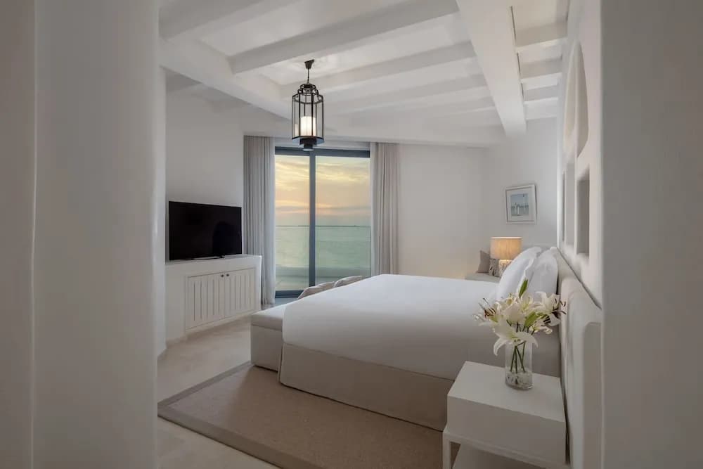 Anantara Retreat Santorini Abu Dhabi 3