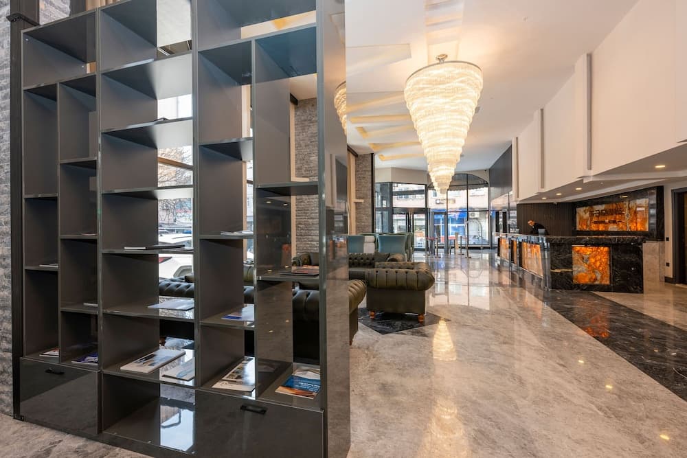 The Nirvanas Hotel 2