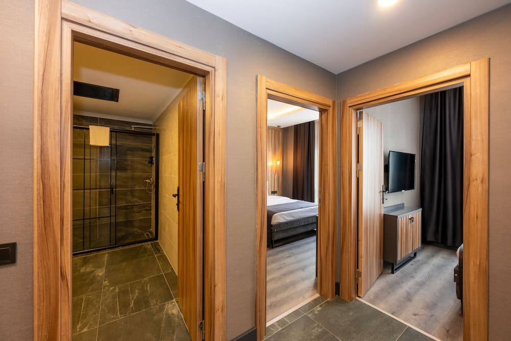 The Nirvanas Hotel 5