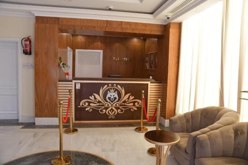 Crown City Hotel 5