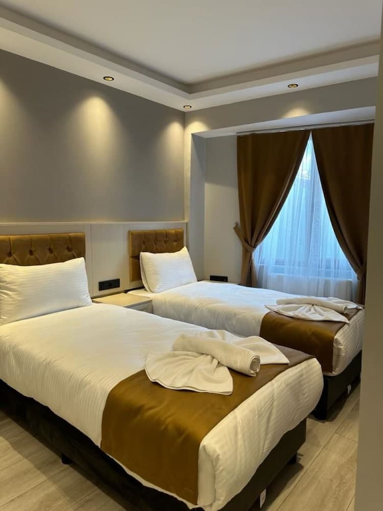 Sareban Hotel 4