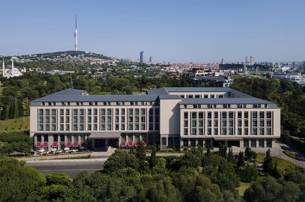 Altunizade Suites Istanbul Curio Collection by Hilton