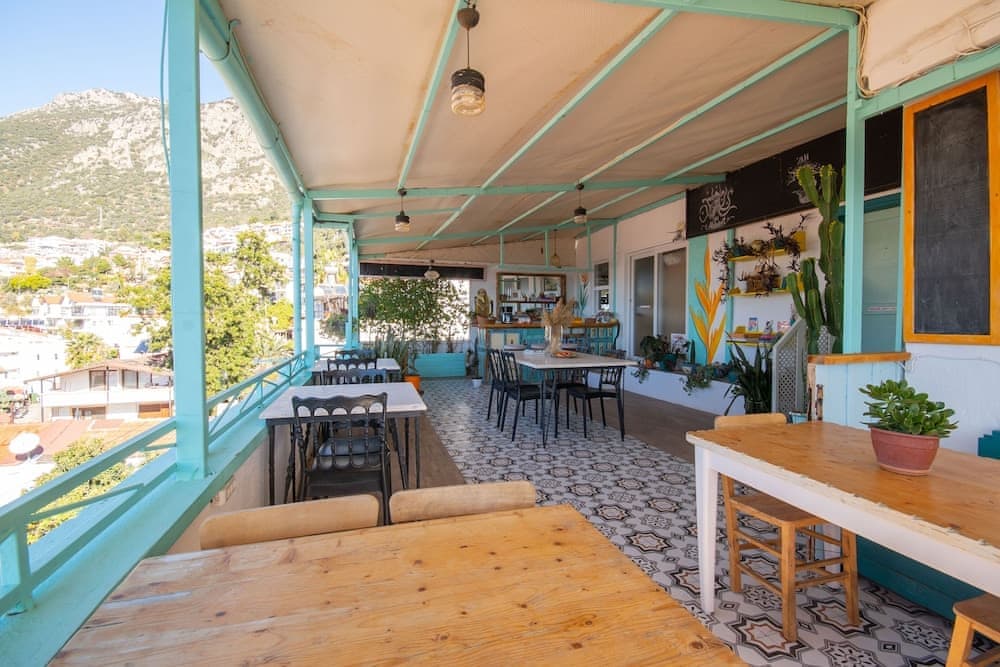 Kuytu Terrace Bed and Breakfast 3