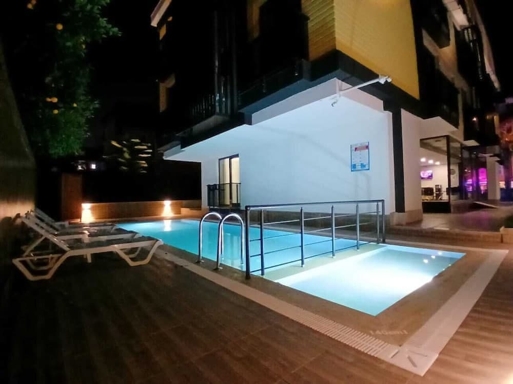 Retro Star Suites 2