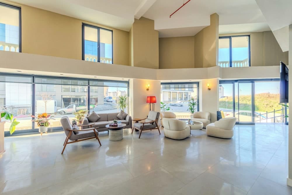 Nenessa Airport Hotel