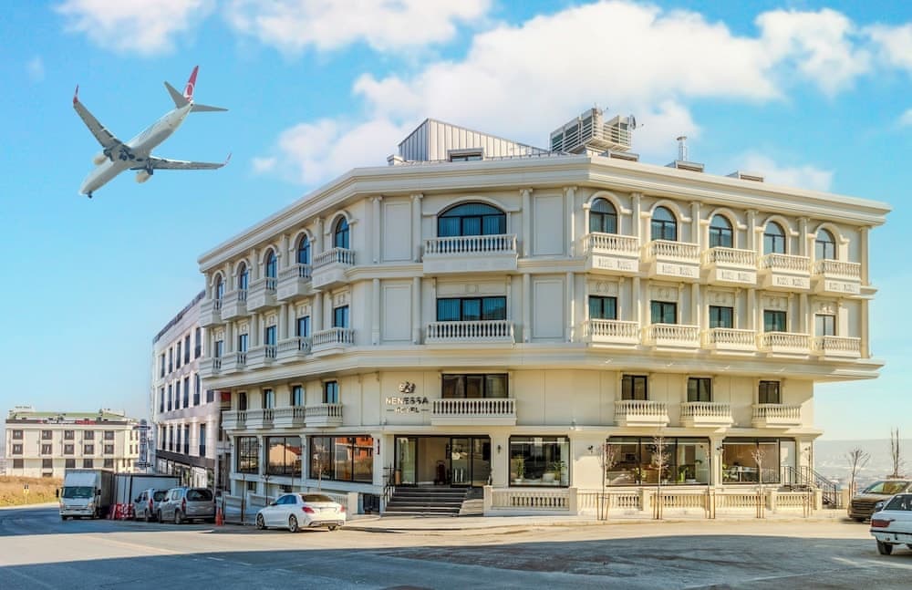 Nenessa Airport Hotel 3