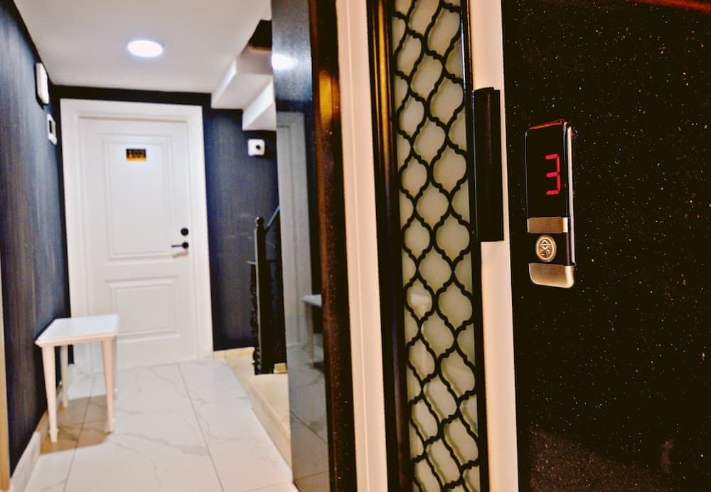 The Saint Otel 5