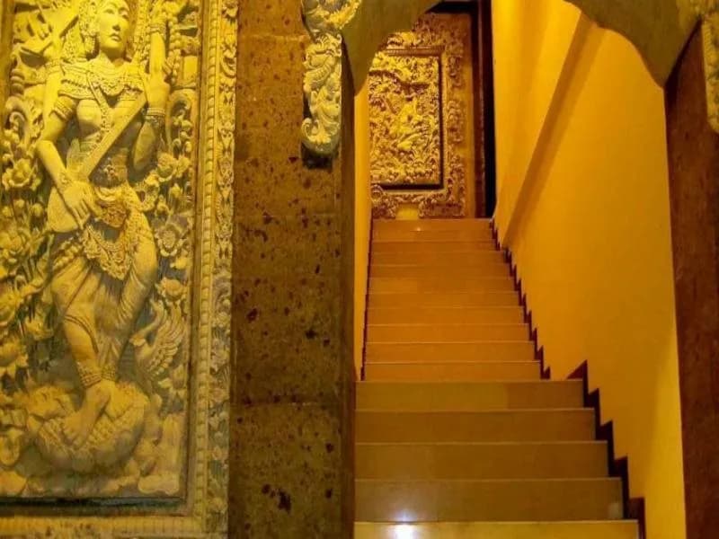 Ari Putri Hotel 5