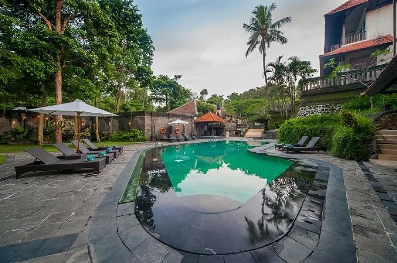 Champlung Sari Hotel 2