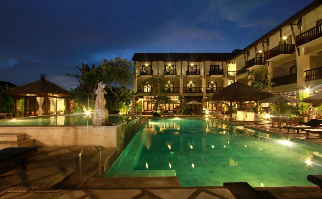 The Lokha Legian Hotel 4