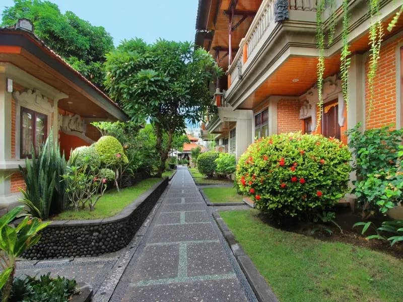 Adi Dharma Hotel Legian 4