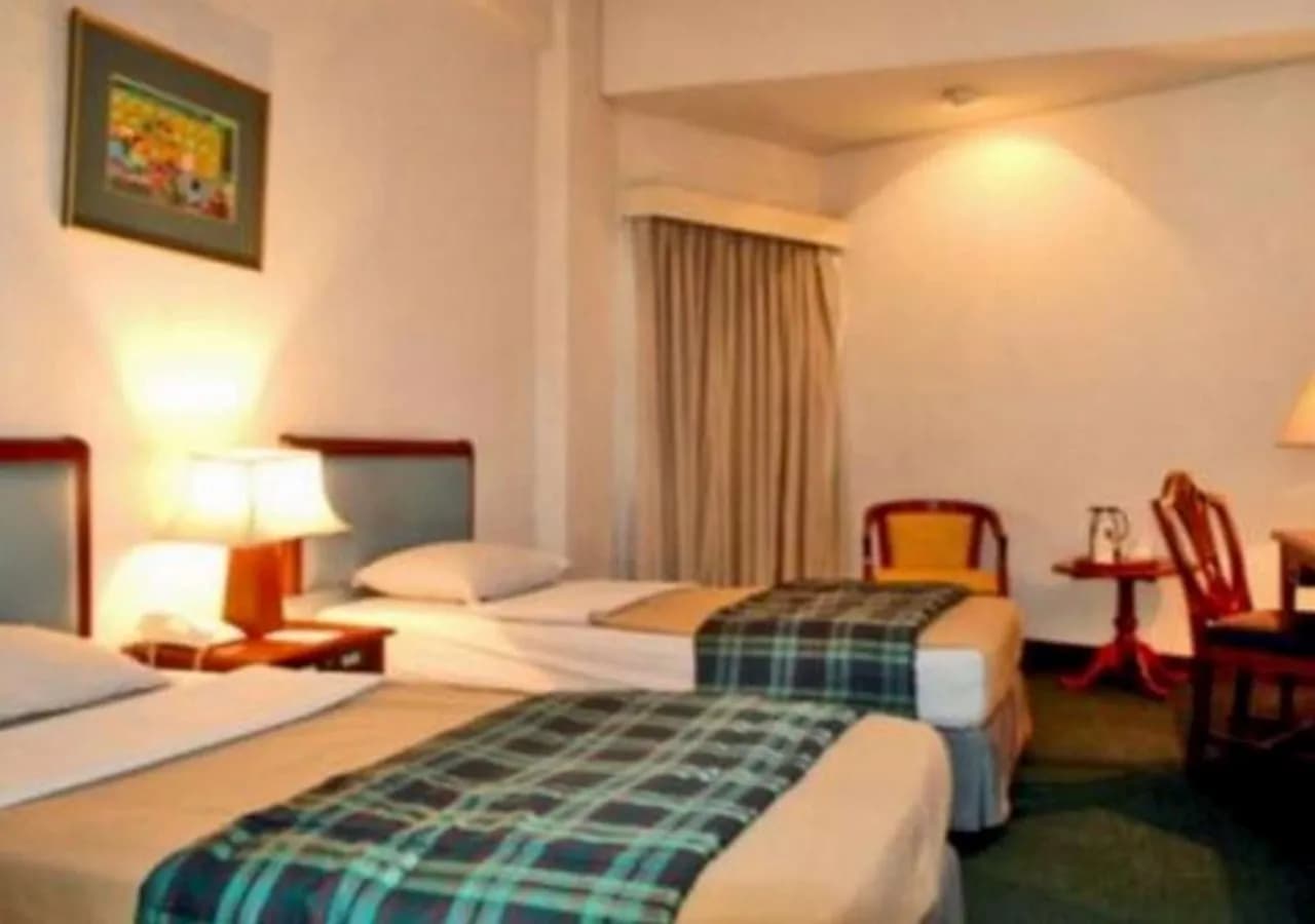 The Paragon Hotel 4