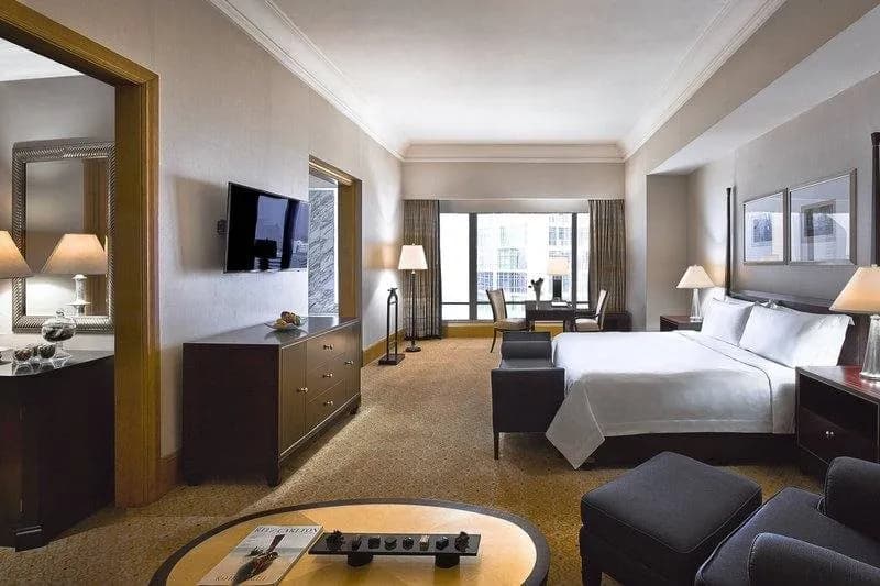 The Ritz-Carlton Jakarta, Mega Kuningan
