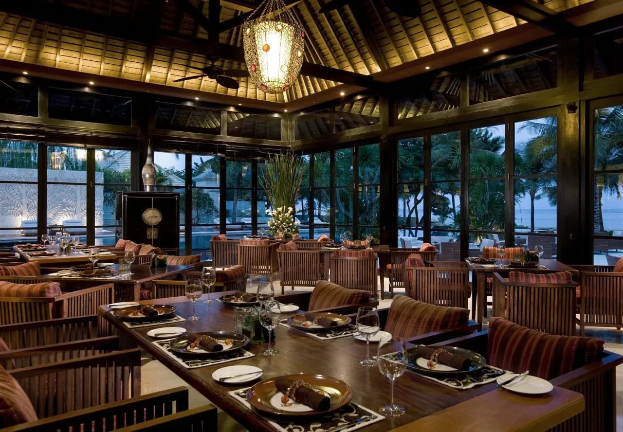The Royal Santrian Luxury Beach Villas 5