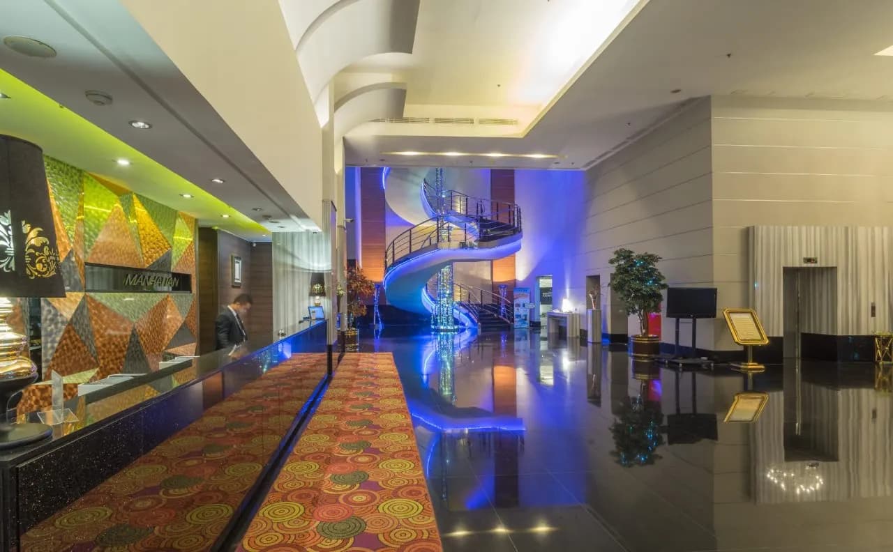 Manhattan Hotel 3