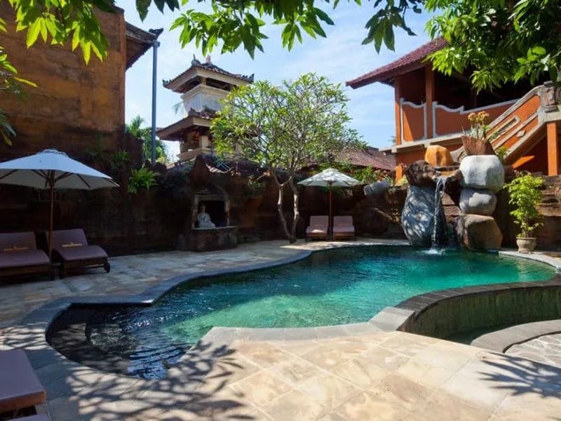 Chonos Hotel Lovina