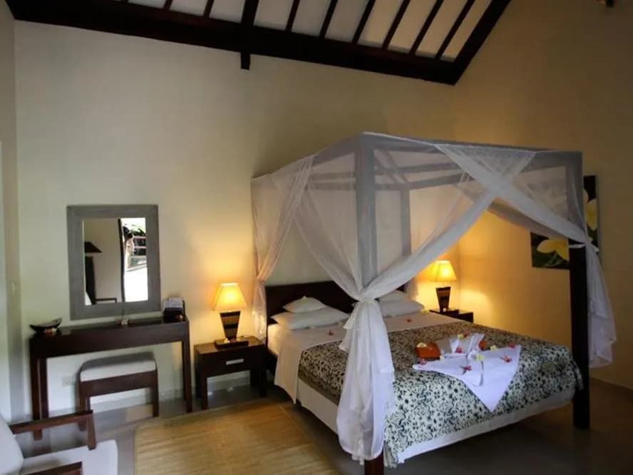 Frangipani Beach Hotel 2