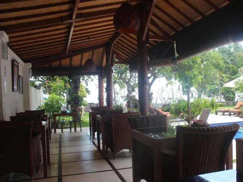 Frangipani Beach Hotel 5