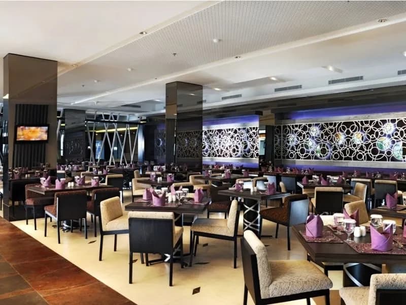Holiday Inn Bandung Pasteur 5