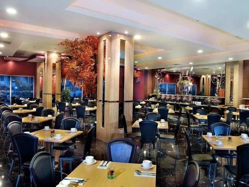 Royal Palm Hotel & Conference Center Cengkareng 4
