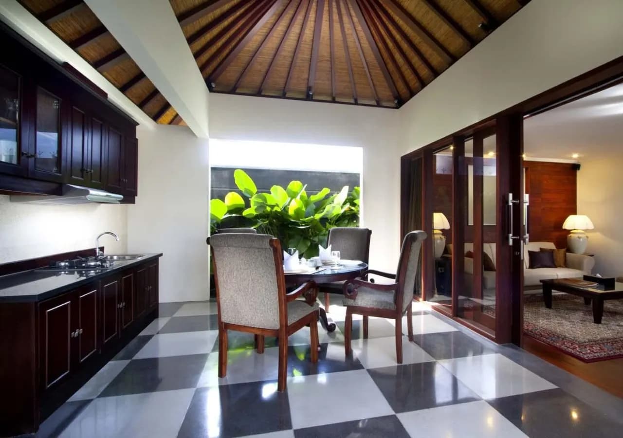 The Khayangan Dreams Villa Seminyak 3