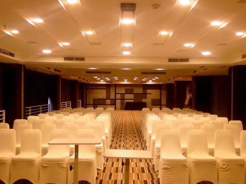 The Akmani Hotel 5