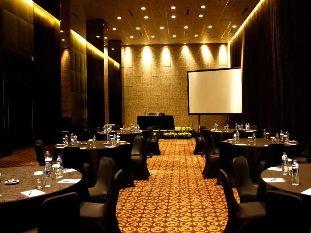 The Akmani Hotel 4