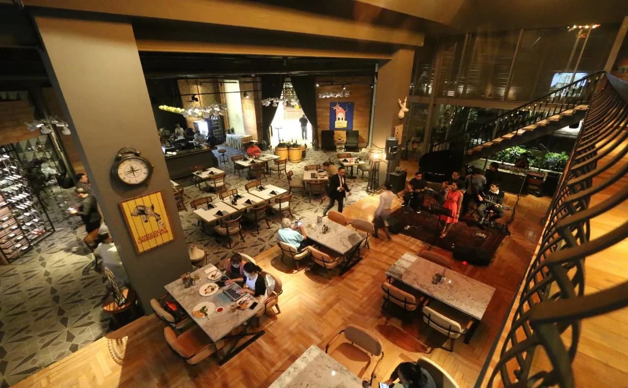 Java Paragon Hotel & Residence 3