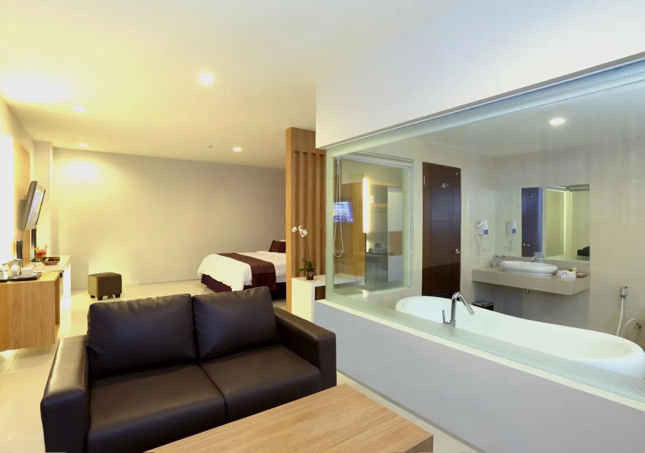 Lombok Plaza & Convention 3
