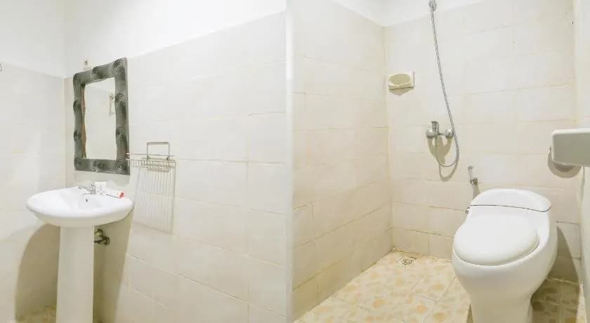 Oyo 1666 Grand Pudjawan Hotel 2
