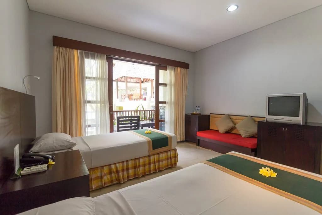 Fourteen Roses Beach Hotel 4