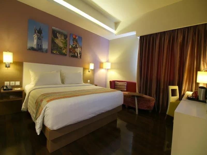 Mercure Padang 2