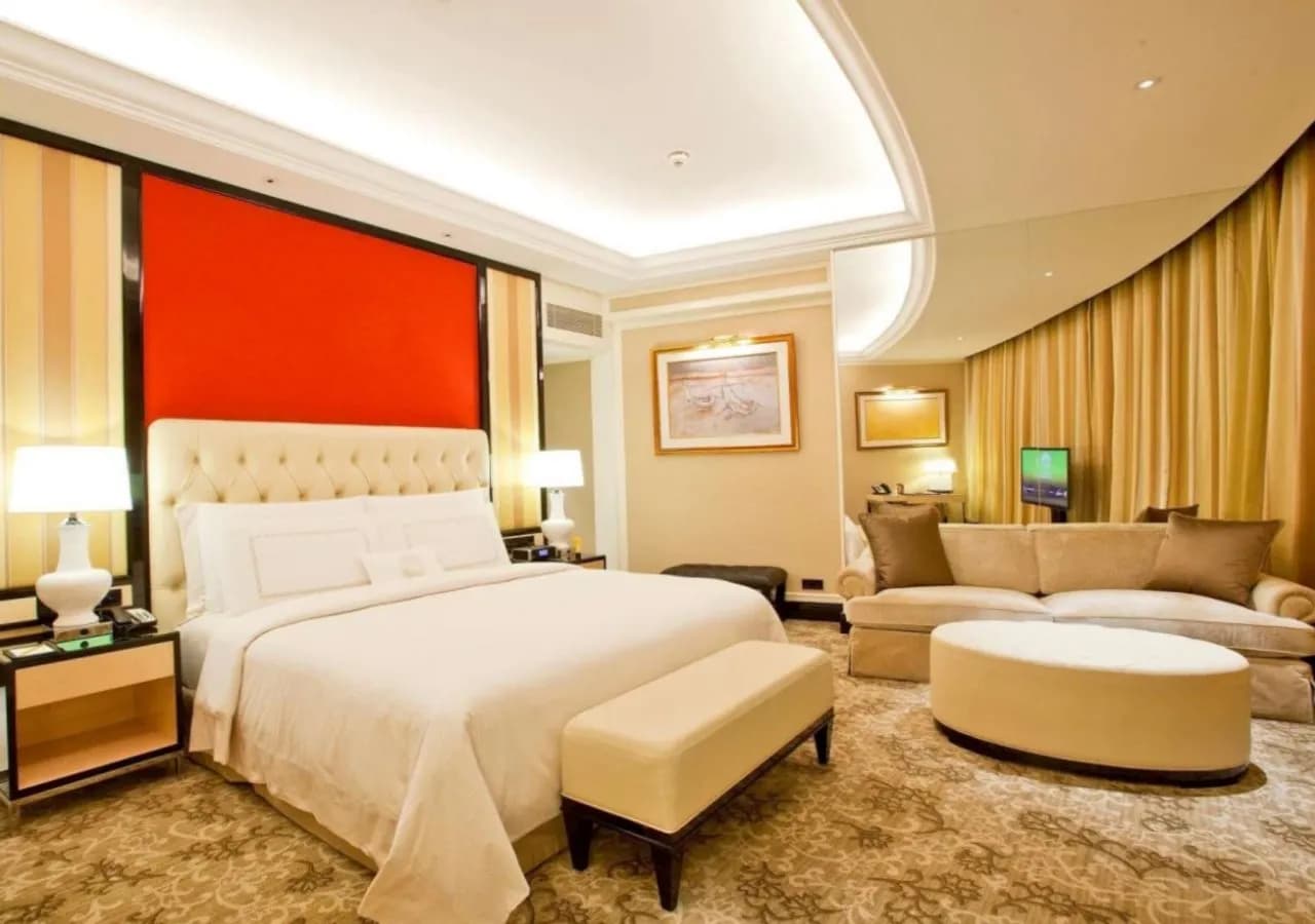 The Trans Luxury Hotel 3