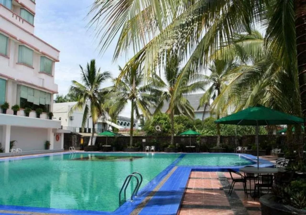 Pangeran Beach Hotel 4