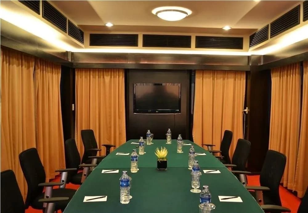 Le Polonia Hotel & Convention Medan 2